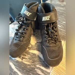 Nike Black Lace-Up High-Tops size 13c